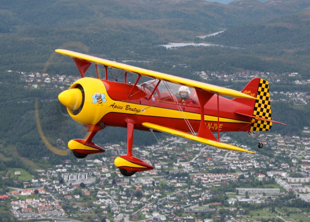 Pitts M12